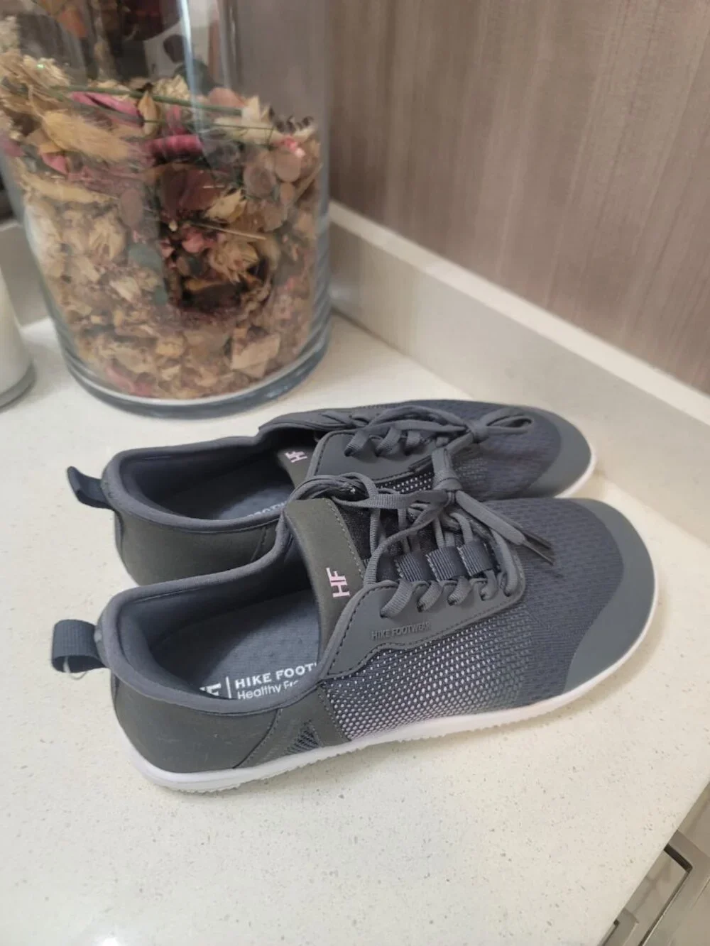 Hike Footwear HF Stride Shoes Black US 9.5 Men's Athletic Sneakers NWT Gray/Whit